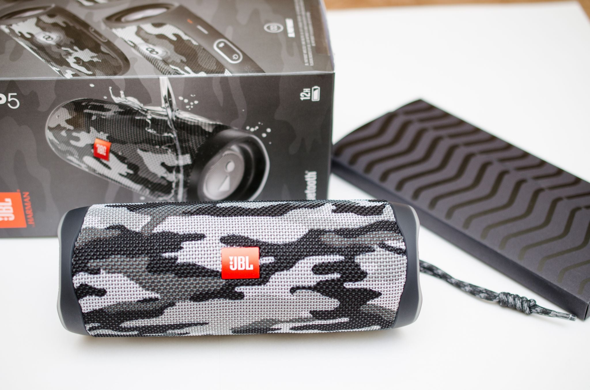 JBL Flip 5, Bluetooth Speaker, Waterproof IPX7 (Black Camo)